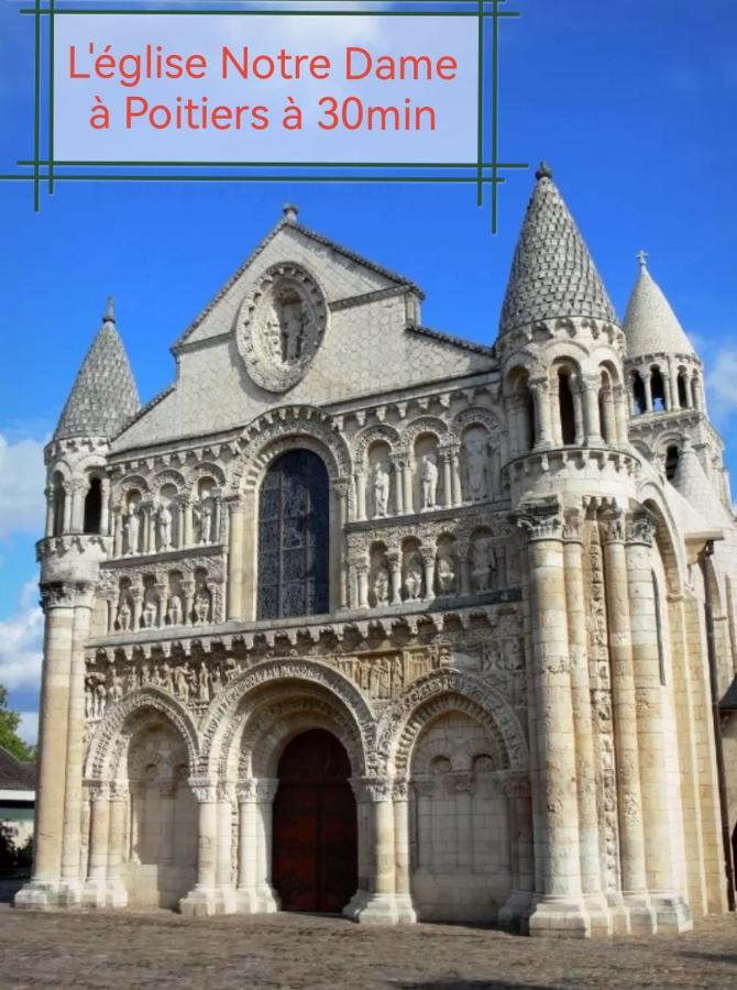 Gite De Charme Dans Un Cadre Calme Et Reposant Chatellerault Bagian luar foto